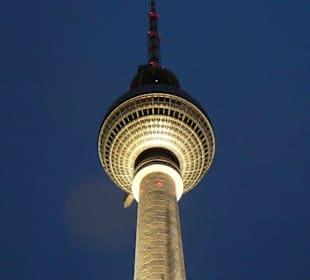 Nachtaufnahme am Alexanderplatz