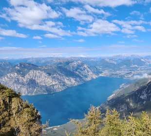 Ausblick vom Monte Baldo auf den Gardasee 