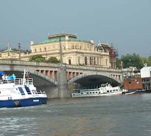 ....auf der Moldau in Prag