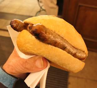 Beim Bratwursthäusle für 3 im Weckla