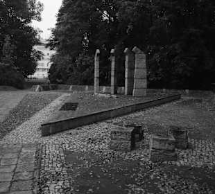 Denkmal an das KZ Auschwitz III Monowitz