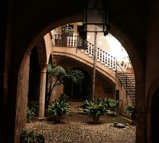 Der schöne Innenhof von Can Catlar del Llorer