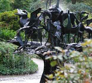 Brunnen am Eingang des Vogelparkes