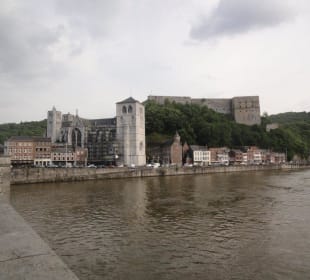 Collegiale Notre Dame unterhalb der Zitadelle