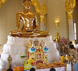 Wat Traimit