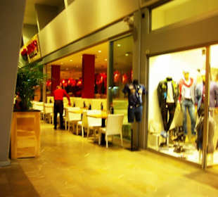 Zur späten Stunde am Restaurant