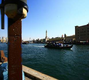 Wassertaxi auf dem Creek