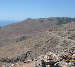 Die Strasse ,"Schotterpiste" zur Strand