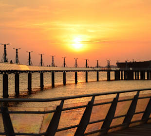 Zachód słońca na molo