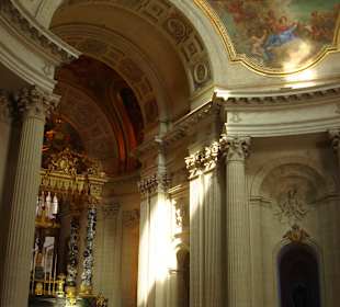 Dom des Invalides