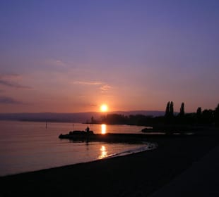 Lungolago al tramonto