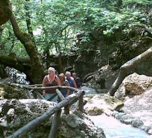 schwerer Aufstieg-durstige Kehlen