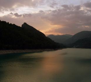 Am Stausee im Abendlicht