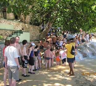 Beginn am Fuss des Wasserfalls