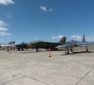 Im Flugzeug und Hubschaubermuseum