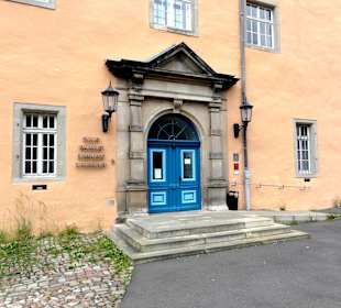Eingang zum Museum im Welfenschloss
