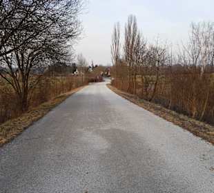 Rückblick zum großen Parkplatz ab hier zu Fuß