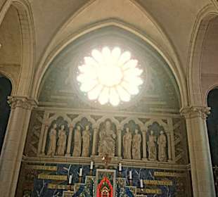 Beleuchteter Altar. 