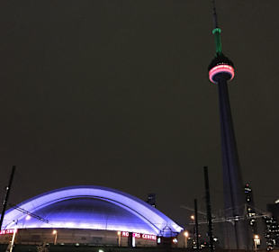 CN Tower bei Nacht