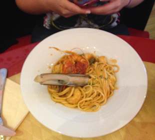 Hauptspeise im Café Mickey