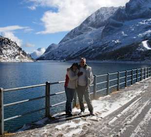 am Fedaia Stausee  an der Marmolada