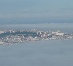 Lissabon von Nebel umhüllt - Blick von Cristo Rei