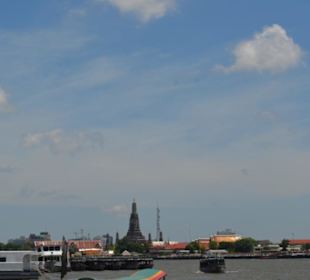Fahrt auf dem Chao Phraya Fluss Bangkok