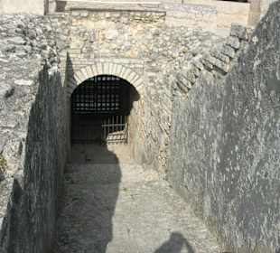 Der Weg ins Untergeschoß