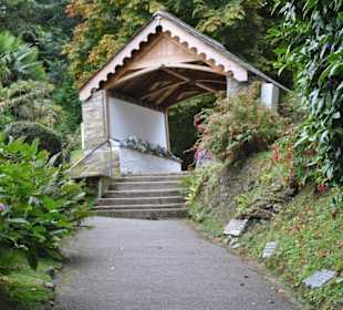 Kleine Kirche in St. Just mit Friedhof