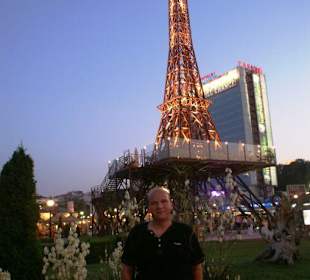 Eifelturm als Cocktail-Bar