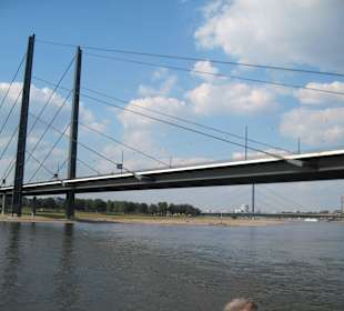Rheinkniebrücke