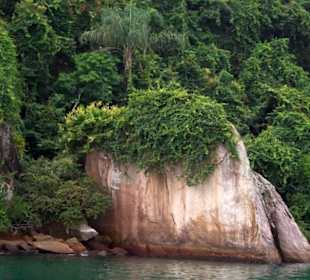 Felsblock an der Küste