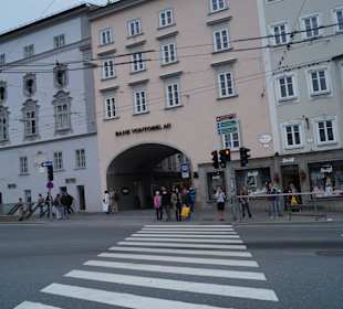 Eingang Rathausplatz / Getreidegasse
