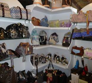 Ledertaschen und Schuhe