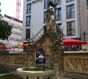 Heinzelmännchenbrunnen