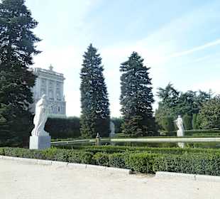 Сад королевского дворца Мадрида