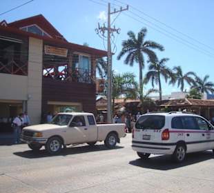 Strasse direkt vor der Fähranlegestelle