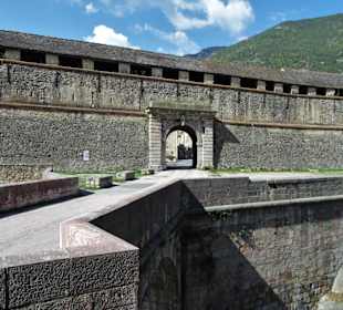 Blick auf die Stadtmauer der Altstadt