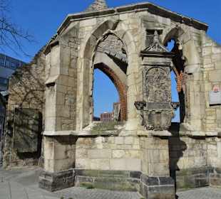 Blick auf den Chor der Nikolaikapelle