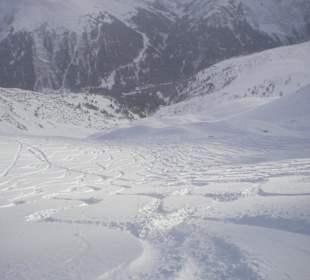 Tiefschneevergnügen am Arlberg