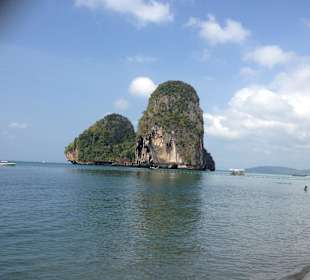 Pranang Cave Beach bei Flut