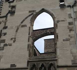 Blick zur Kirchenruine St. Alban in Köln