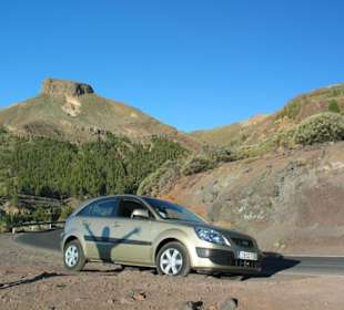 Geländewage vor dem Sombrero