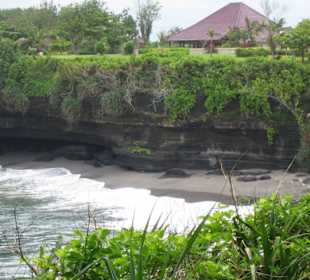 Eine Bucht beim Tempel Tanah Lot.