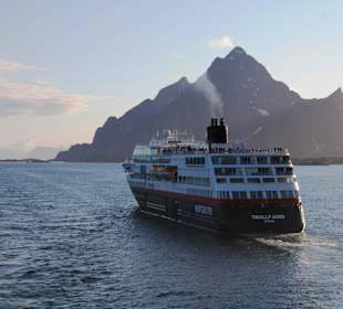 Hurtigruten-Fahrt Stamsund