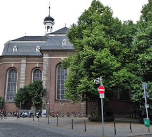 Außenansicht der Kirche St. Maximilian
