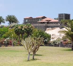 Otoczenie między plażami El Duque i Fańabe