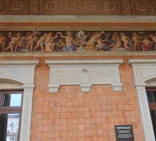 Wandbilder in der Wandelhalle der Trinkhalle