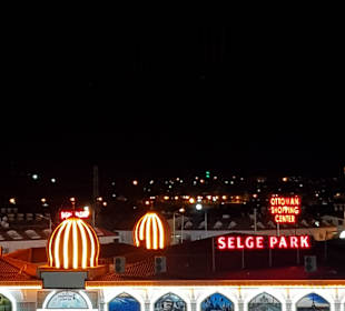 Selge Park Shopping Center