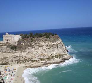 Ausblick von Tropea zum Strand